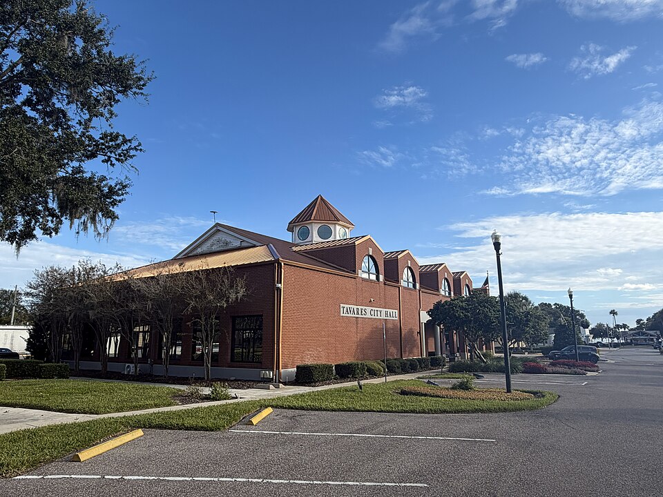Tavares